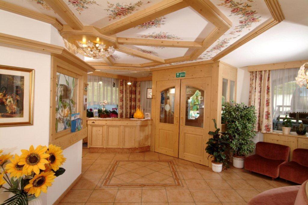 Albergo Fiordaliso Canazei Esterno foto
