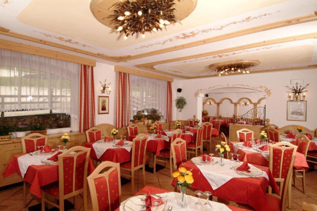 Albergo Fiordaliso Canazei Esterno foto