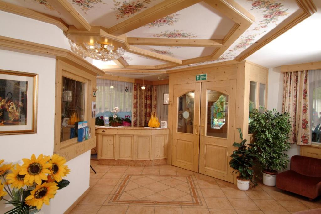 Albergo Fiordaliso Canazei Esterno foto